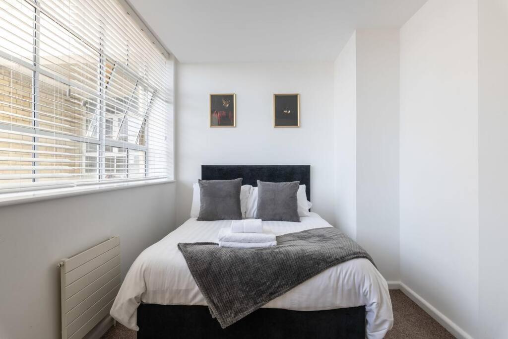 2 Bed Pavilion Apartment *
